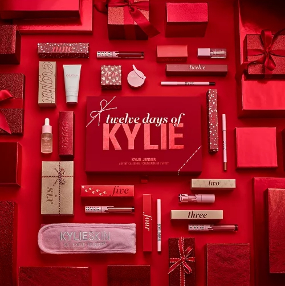 KYLIE JENNERTWELVE DAYS OF KYLIE ADVENT CALENDER